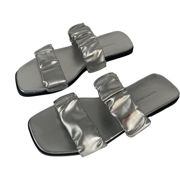 Silver Metallic Puffy Padded Sandal Shoe Square Toe Sz 5 Summer Vacation Casual - Picture 2 of 7